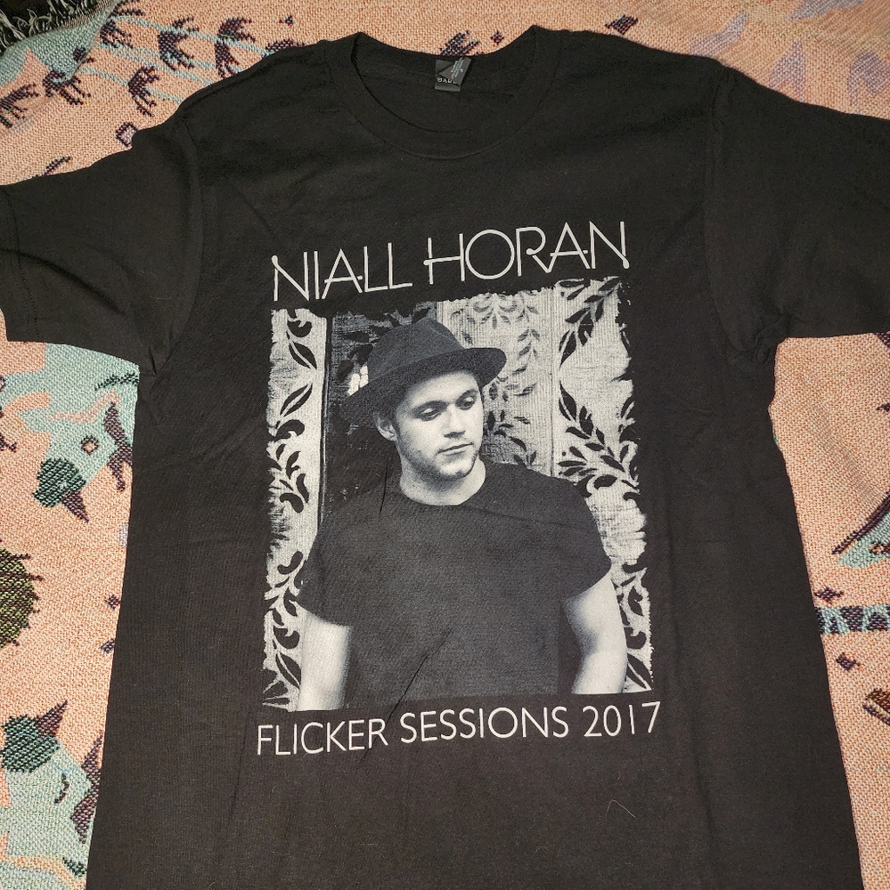 Niall Horan tour tee.